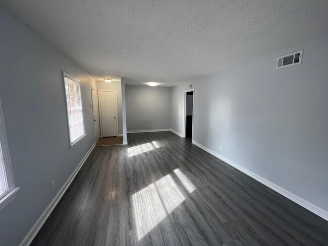 Photo - 3 bedroom 1 bathroom brick home in West Tu...