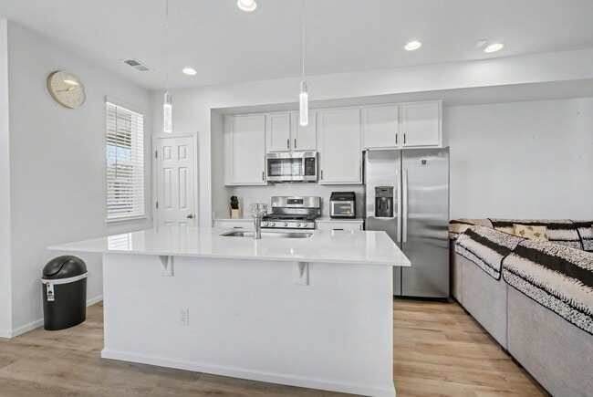 Photo - 8731 Snake River St