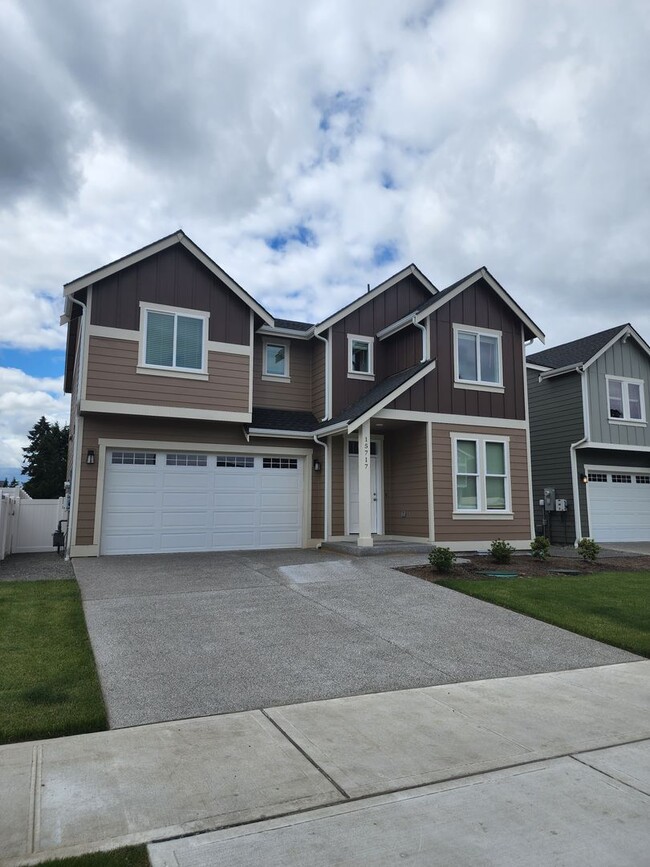 Building Photo - Yelm Creek Estates, Newer Construction 4 Bedroom, 2.75 Bathroom with Den