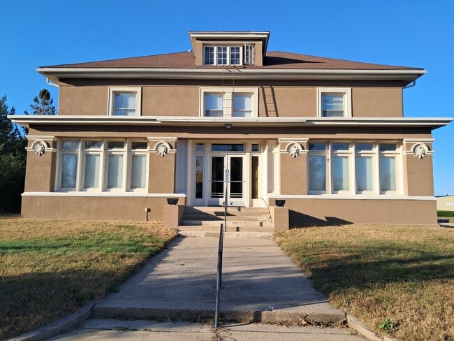 Building Photo - 300 2nd Ave SW