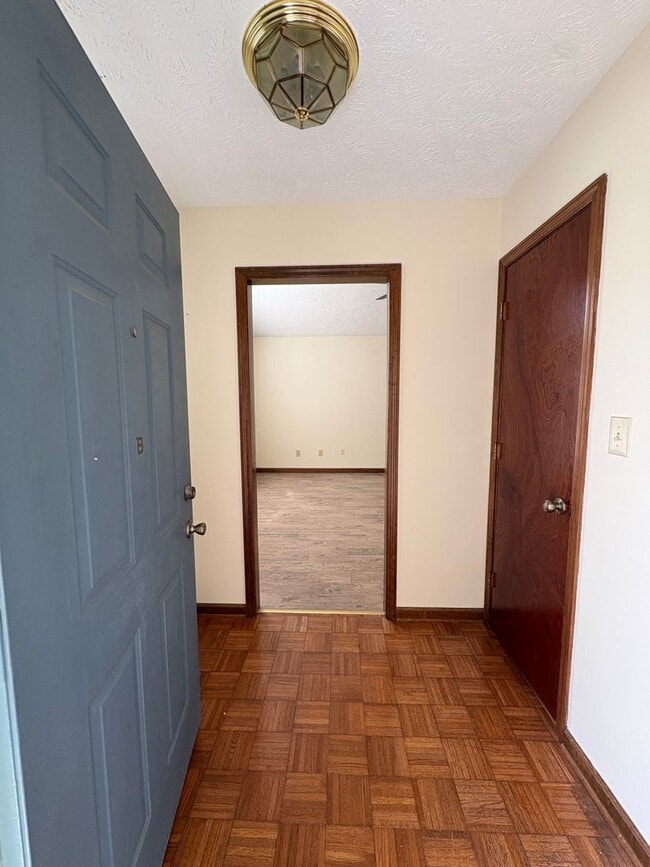 Photo - 5837 Maidstone Ln