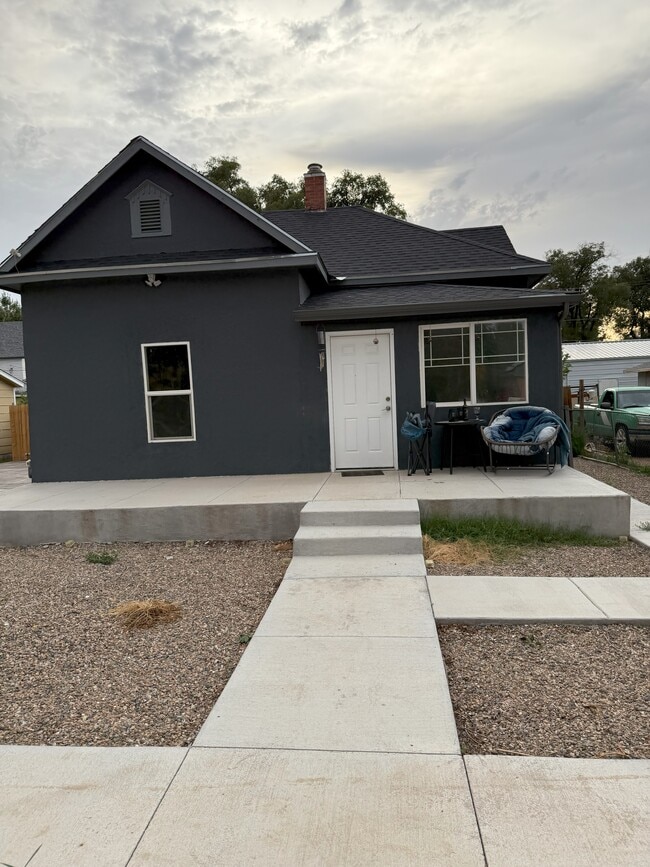 Building Photo - 308 8th St Rental