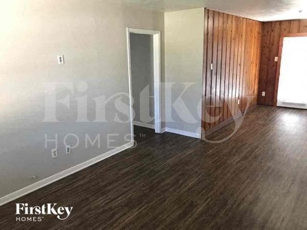 Photo - 3105 McKinney Dr