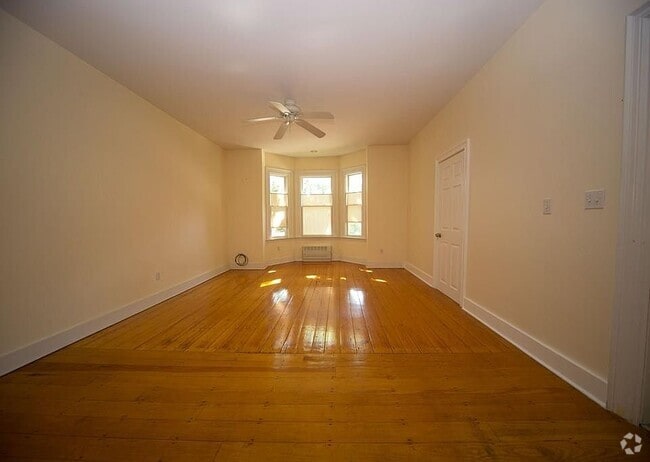 Building Photo - 175 Walnut St Rental
