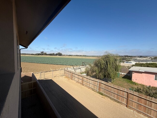 Photo - Free Month of Rent for Move in before Dec 1st - Brand New Upstairs 3 Bedroom Apartment Unidad 207