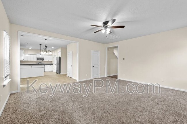 Photo - 307 Crown Heights Way