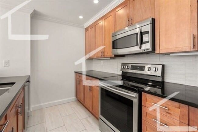 Photo - 179 Oak St