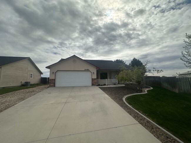 Nicely appointed 3bed, 2bath, 1,295sq.ft. ... - Nicely appointed 3bed, 2bath, 1,295sq.ft. ... Casa