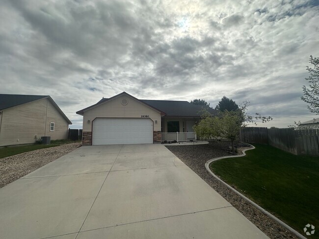 Building Photo - Nicely appointed 3bed, 2bath, 1,295sq.ft. ... Rental