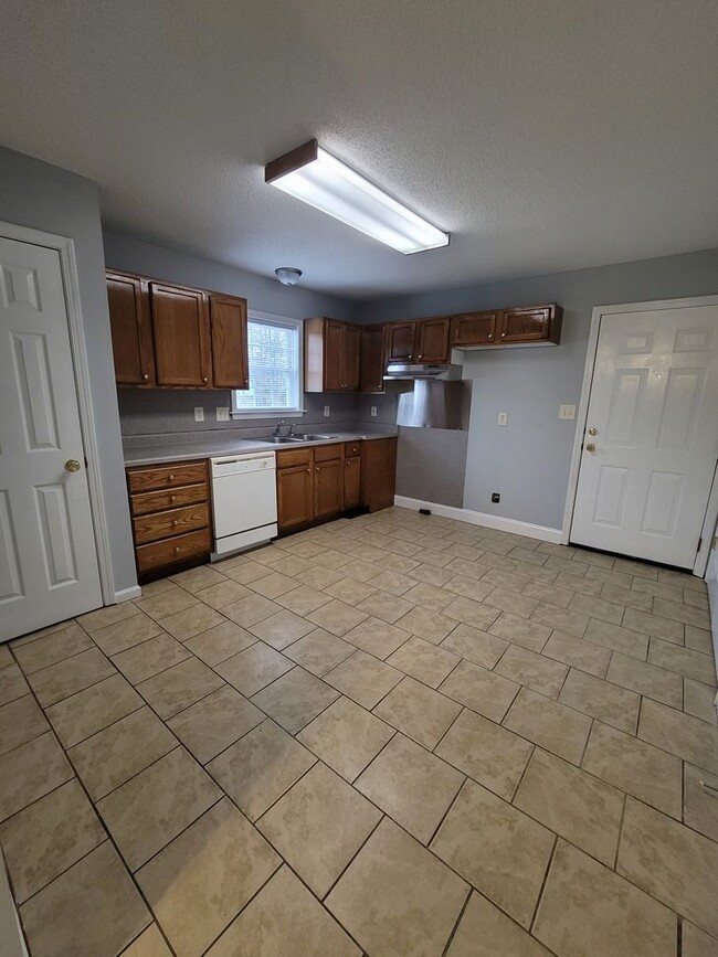 1111 Asheboro St