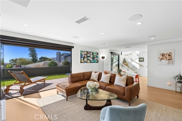2880 Zell Dr