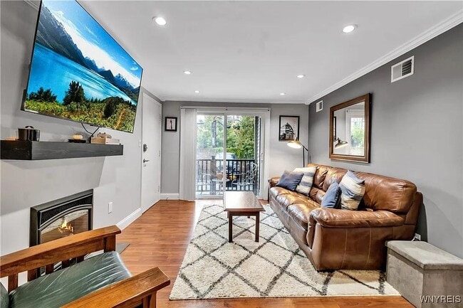 Building Photo - 770 W Ferry St