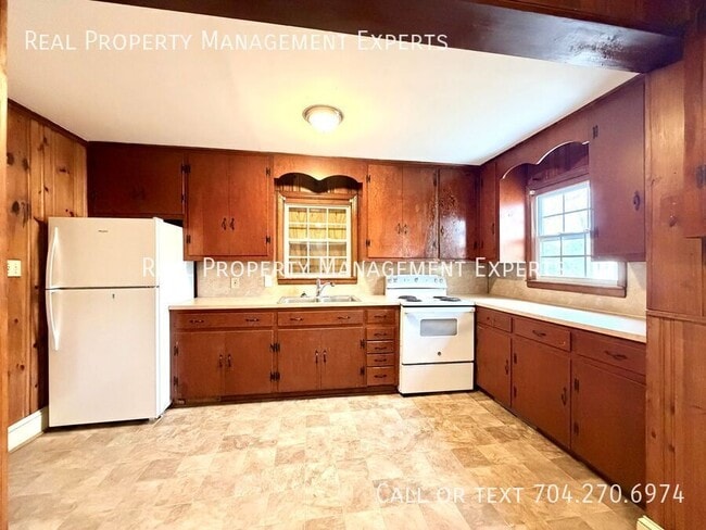 Photo - 2100 Camp Greene St