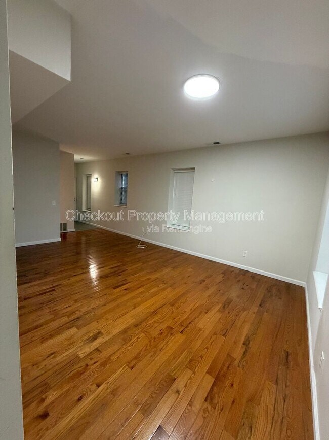 Photo - 5531 Pershing Ave