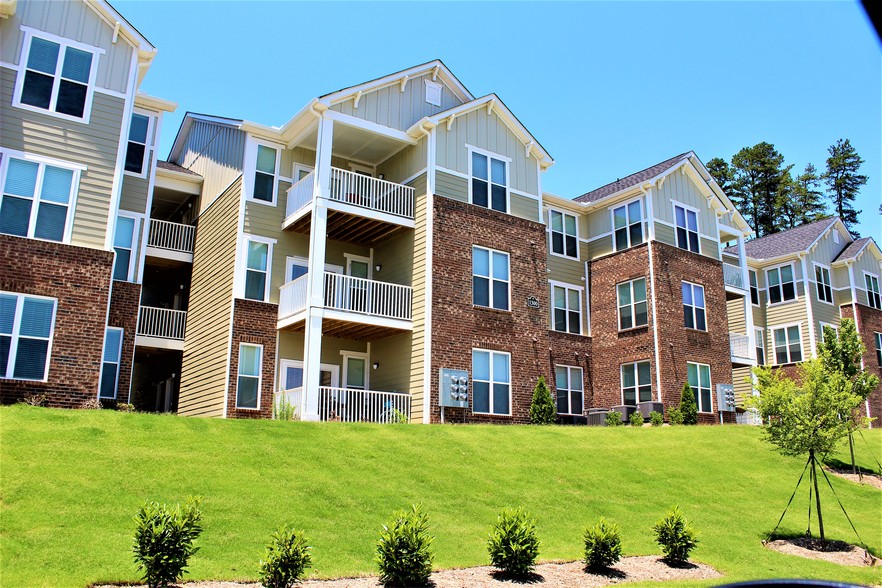 Seasons at Poplar Tent Apartments For Rent in Concord, NC