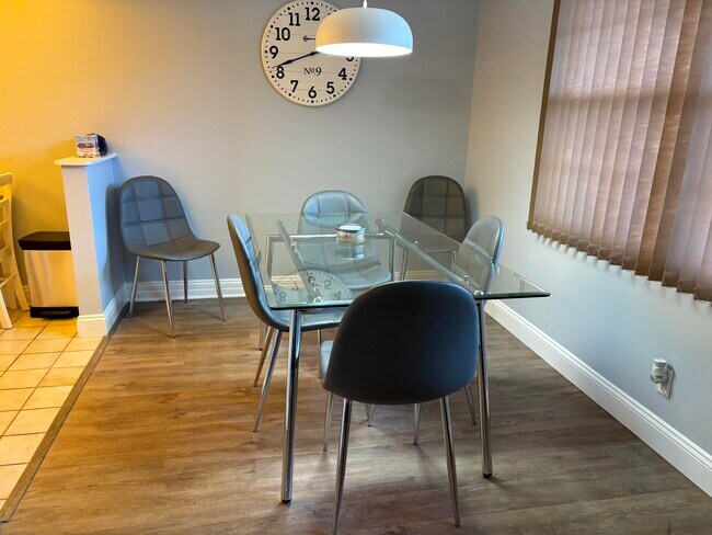 Photo - 1901 Bermuda Cir Unit C1