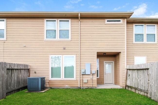 Photo - 3918 Calgary Cir
