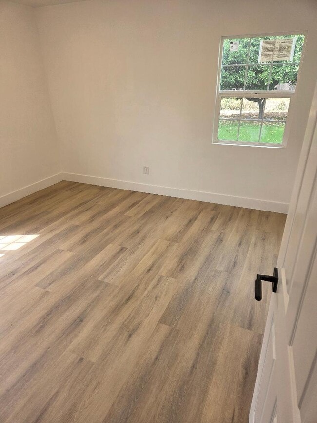 8519 Yolanda Ave