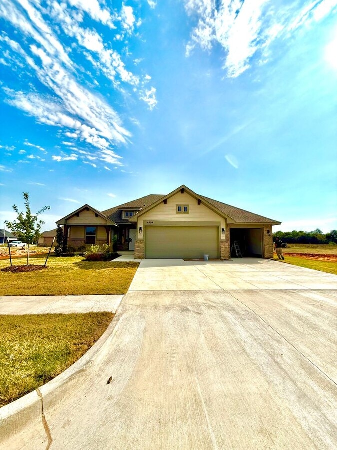 Brand New Home in Mustang! - Brand New Home in Mustang!