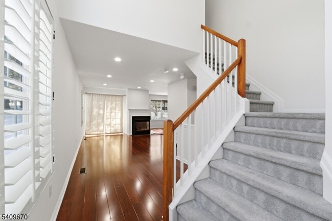 Photo - 402 Dalton Ct