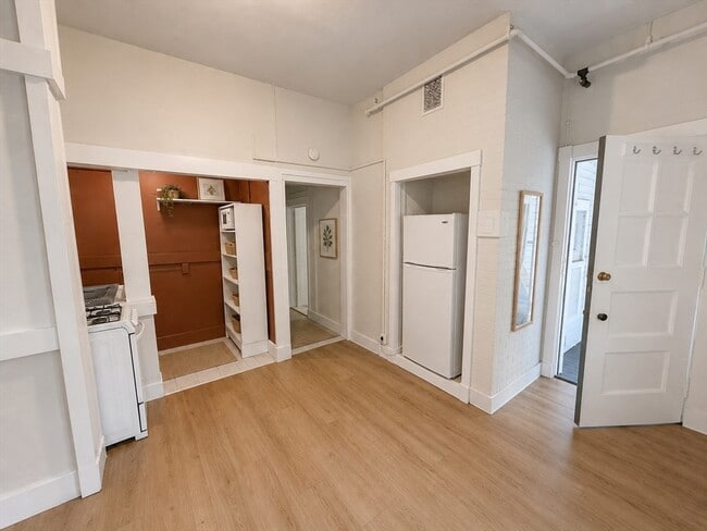 Photo - 35 Chestnut Hill Ave Unit 4_ST-B