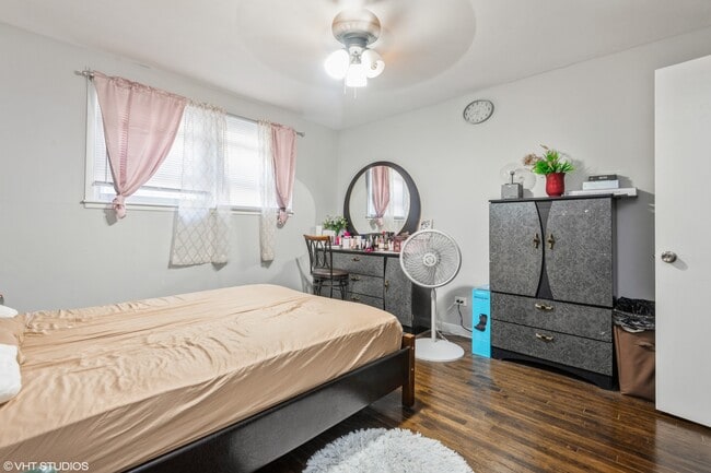 Photo - 6331 N Fairfield Ave
