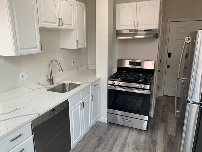 Building Photo - 62 Wingate St Unit 3A