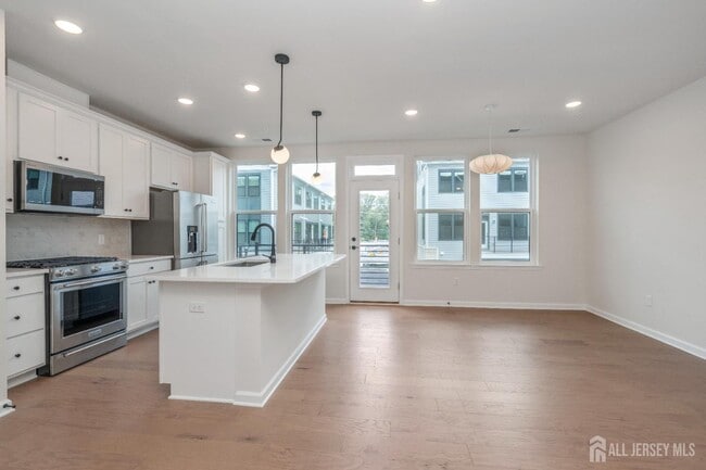 Photo - 620 Sadie Cir