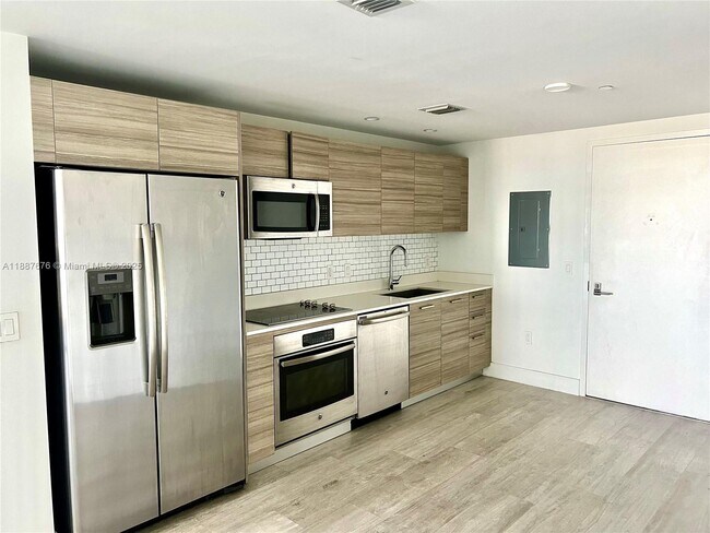 Photo - 121 NE 34th St Unit 1114