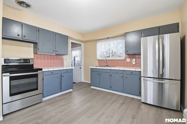 Photo - 1182 W Ida Ave