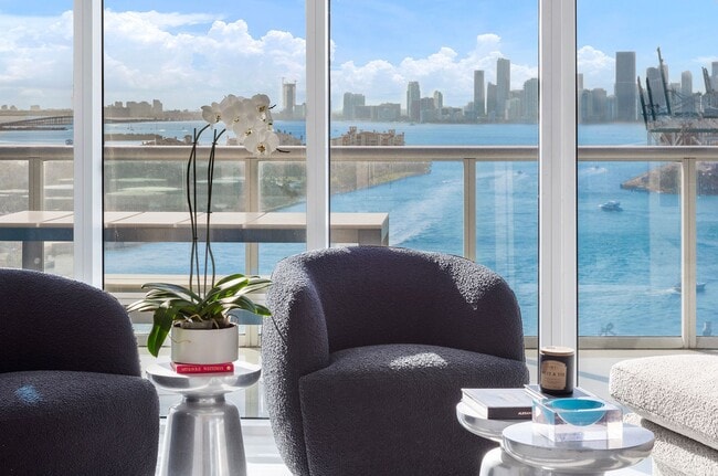 Photo - 100 South Pointe Dr Unit # 2101