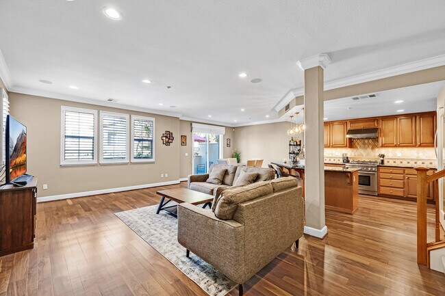 Photo - 588 Dovecote Ln