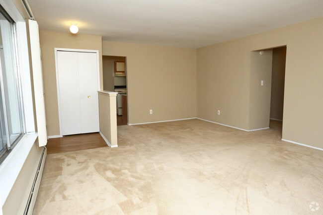 Plymouth Manor Apartments