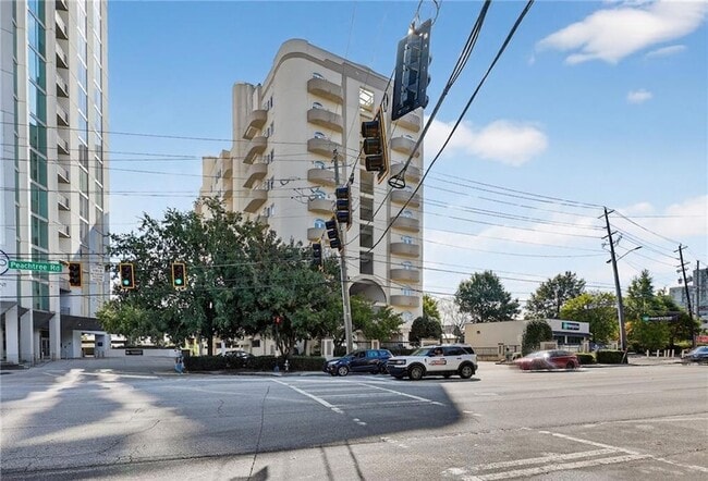 Photo - 2161 Peachtree Rd Unidad 706