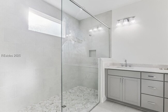 Photo - 99 High Tide Ln