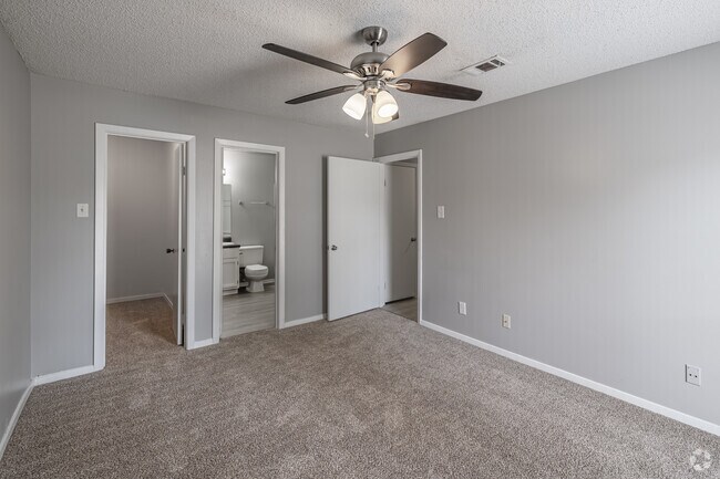 2BR, 2BA - 1,056SF - Primary Bedroom