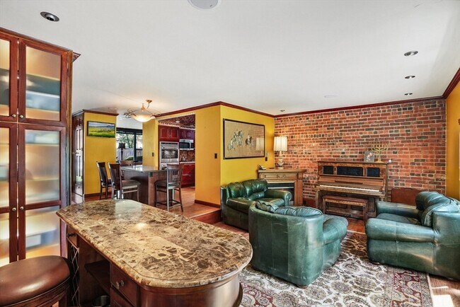 Photo - 131 Perkins St