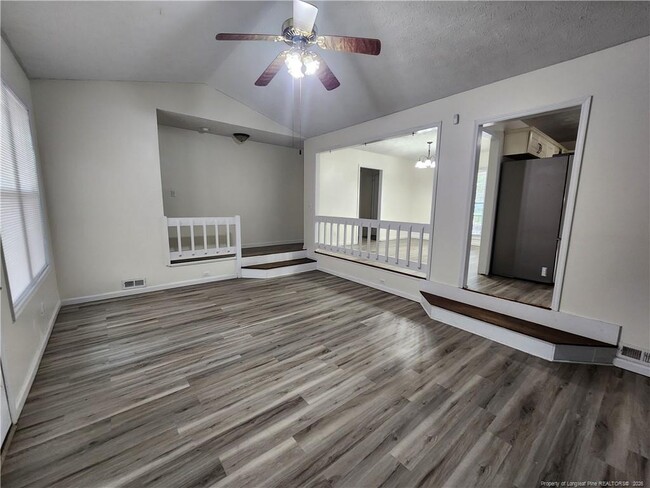 5521 Deep Hollow Ct
