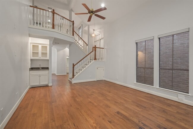 Photo - 12859 Kingsbridge Ln