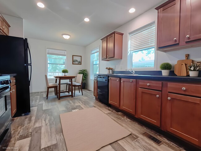 Photo - 2005 Falcon Terrace NW