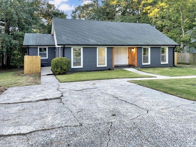 Building Photo - Renovated 2BR / 2BA Duplex Rental
