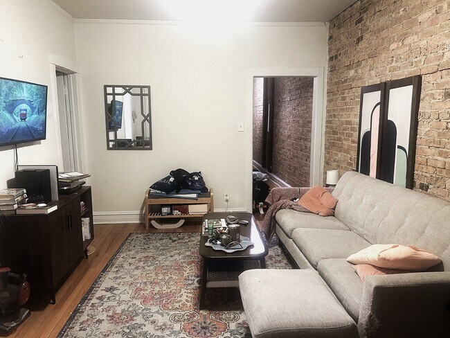 Photo - 709 W Cornelia Ave Unit 1R