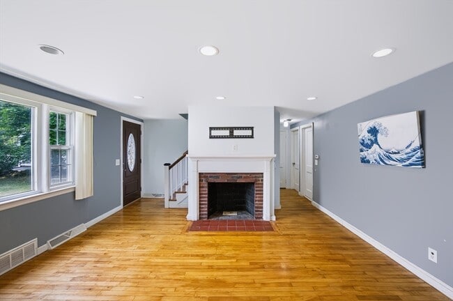 Photo - 52 Common St