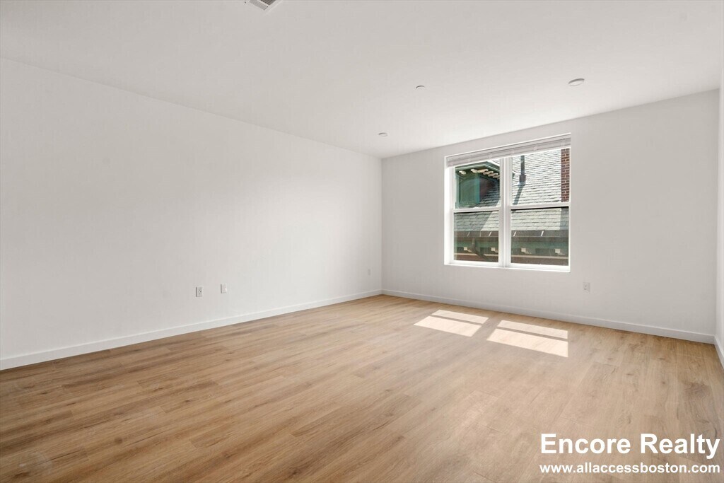 Photo - 40 Centre St Unit 402