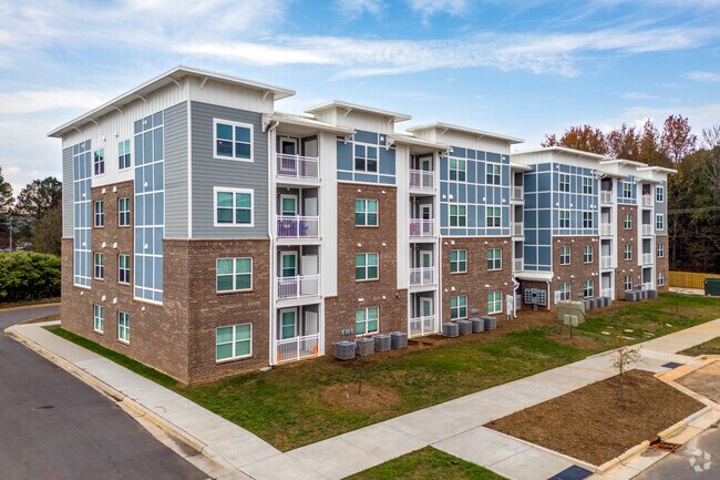 Albemarle Landing - Albemarle Landing Apartments