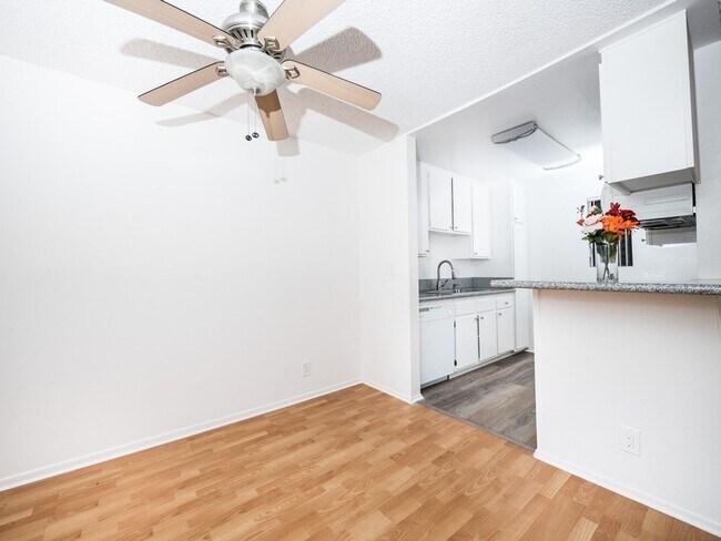 Photo - 5315 Harmony Ave