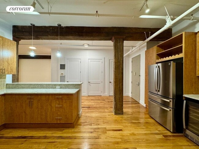 Photo - 275 Conover St