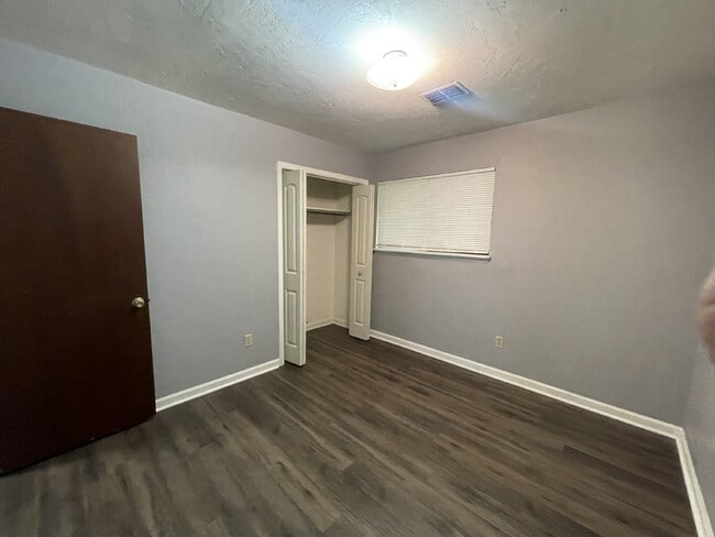 Photo - 2/1 Located close to Midtown and Tallahassee Mall. Unit B