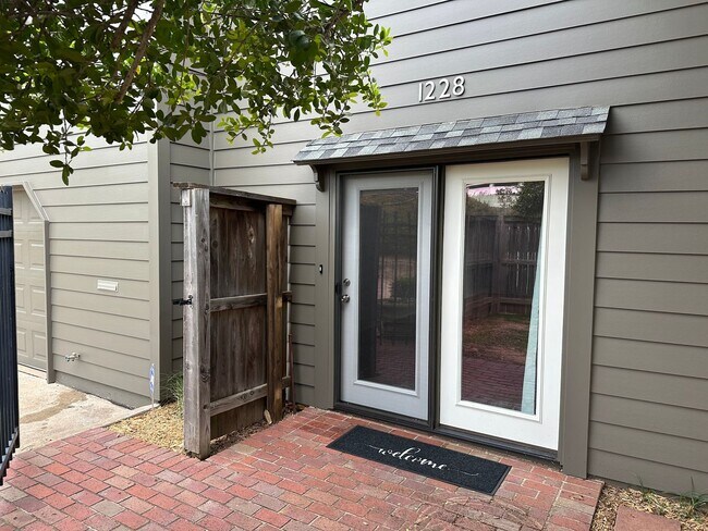 Photo - Just Renovated 1,300 SQ' Duplex Across from Woodward Park