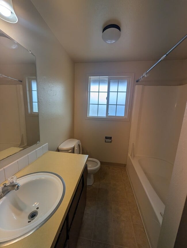 Photo - Dabney-PM-026-0274 Unit 3843 Anderson Ave